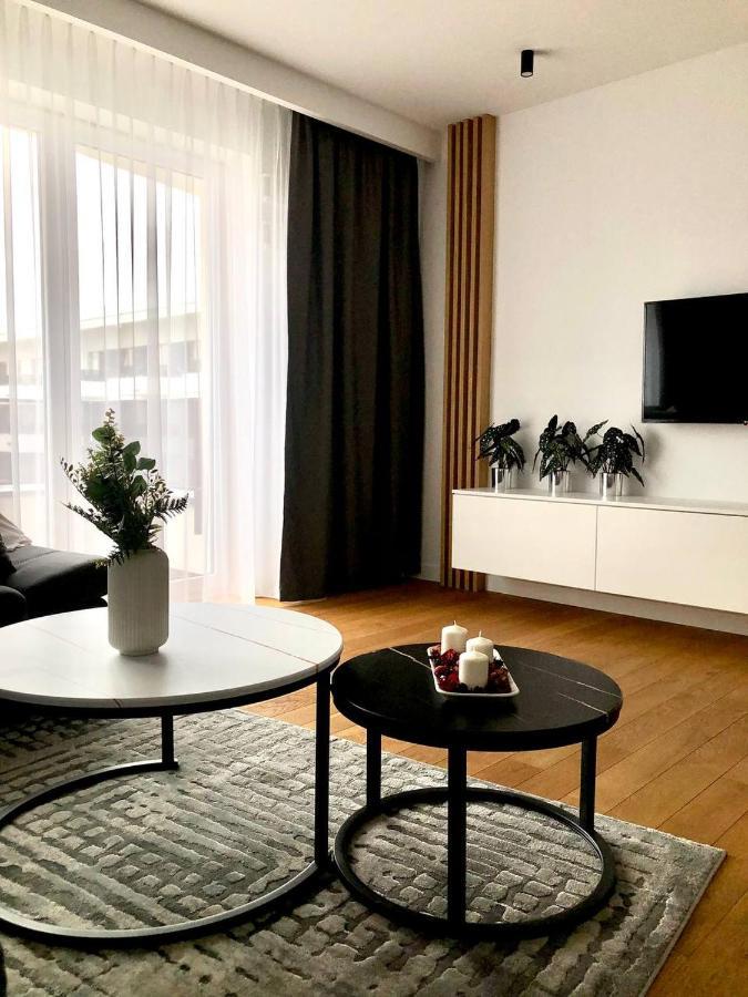 Apartaments Airport Okecie Premium Varsovia Exterior foto